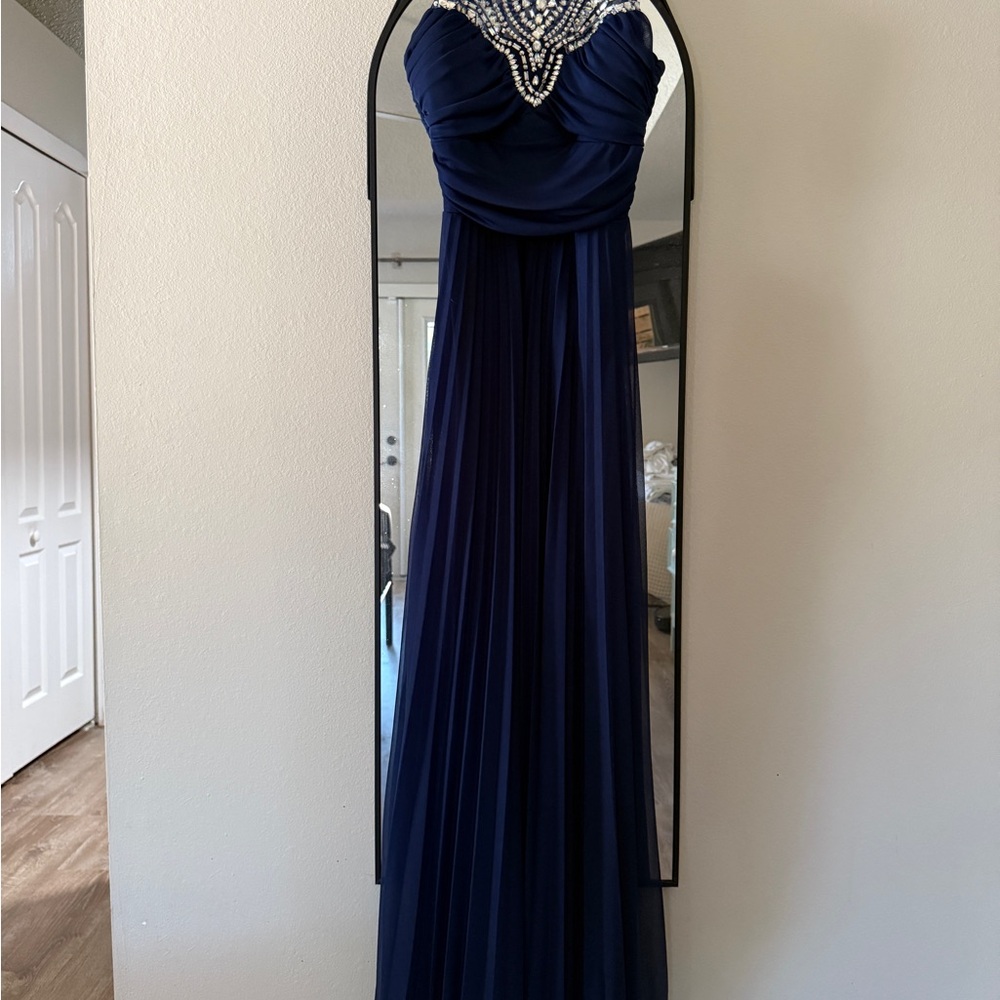 Elegant Navy Blue Evening Gown